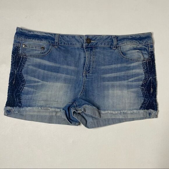 Maurice’s | High Rise Denim Shorts - Picture 1 of 4